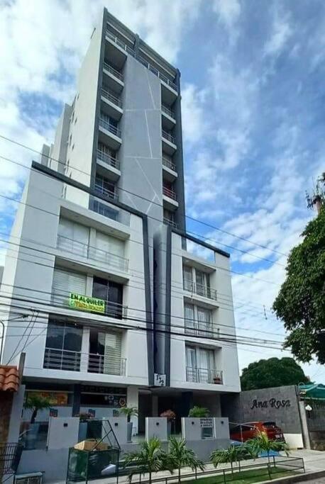 Departamentoo Nuevo Amoblado Cerca A Uagrm, Con Excelente Vista Apartment Santa Cruz de La Sierra Exterior photo